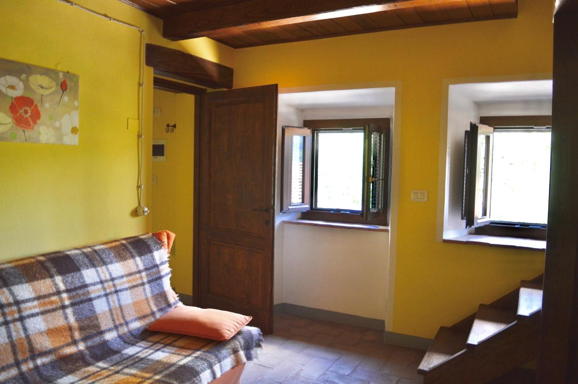 Agriturismo Vezzano Киузи дела Верна Екстериор снимка