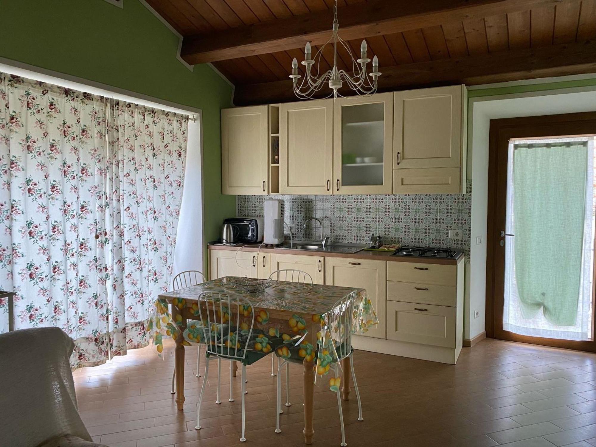 Agriturismo Vezzano Киузи дела Верна Екстериор снимка